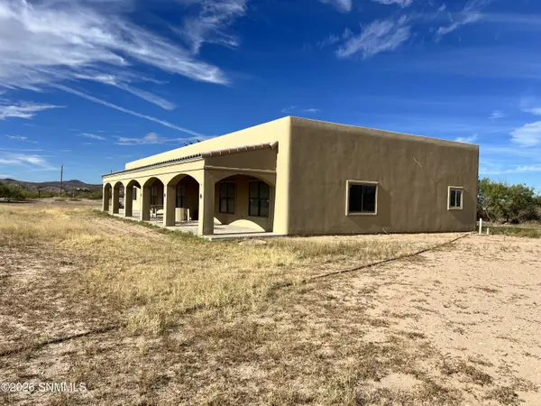865 Tres Amigos RD, Las Cruces, NM 88007