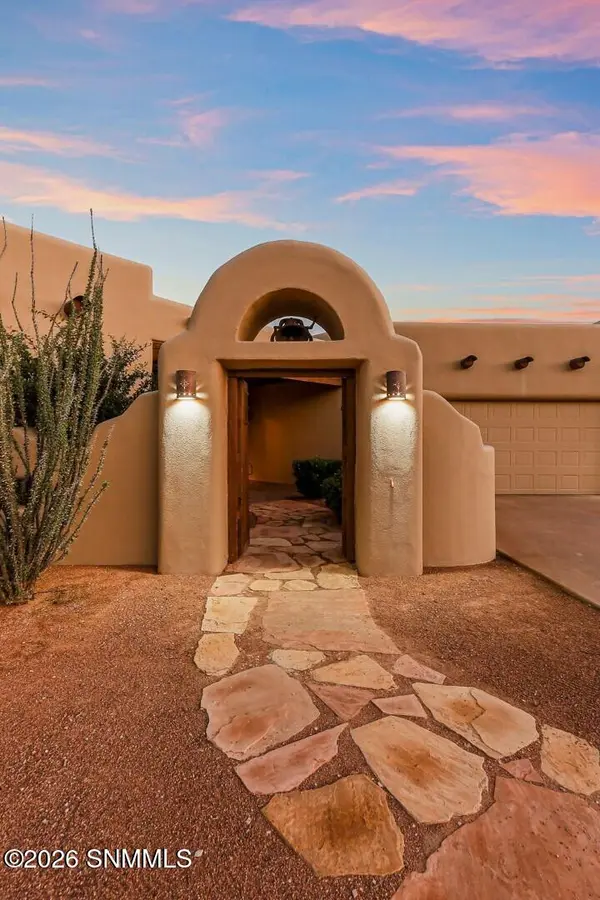 8060 Constitution RD, Las Cruces, NM 88007