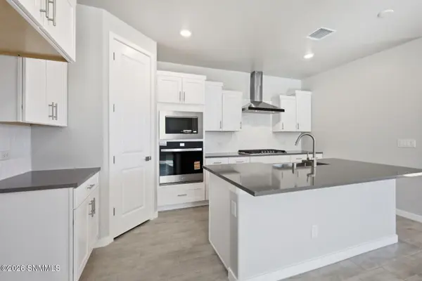 5061 Sand Stream RD, Las Cruces, NM 88012