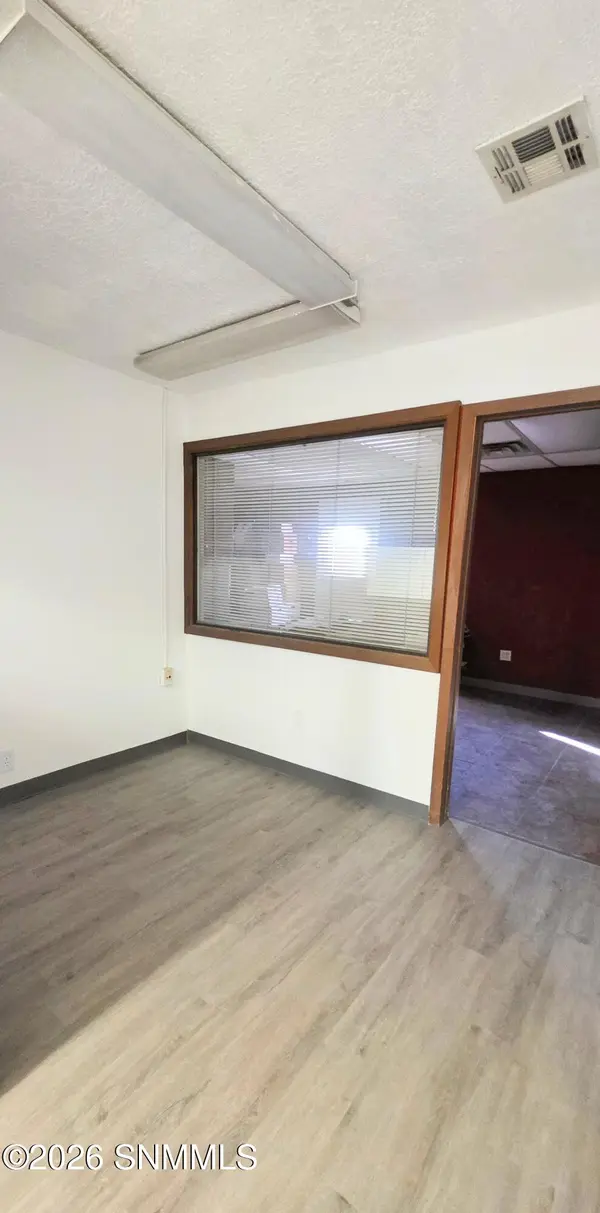 1712 N Main ST #B, Las Cruces, NM 88001