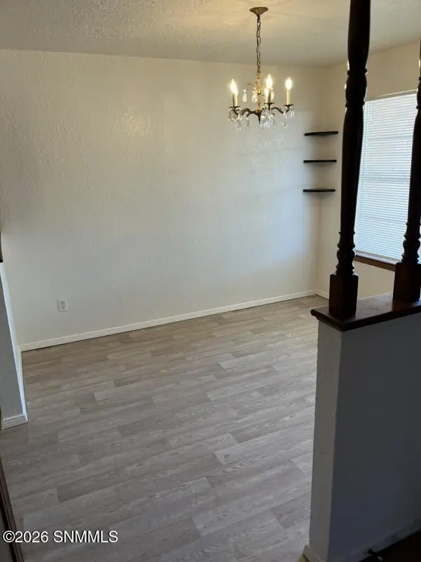 1820 Camelot DR, Las Cruces, NM 88005