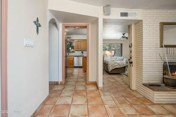1045 Wofford DR, Las Cruces, NM 88001