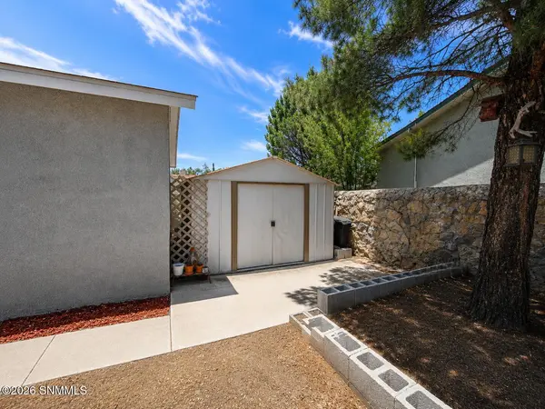 3801 Tiger Eye DR, Las Cruces, NM 88012