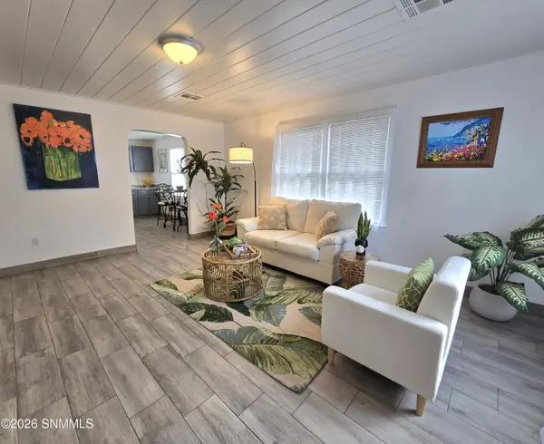 902 Foster RD, Las Cruces, NM 88001