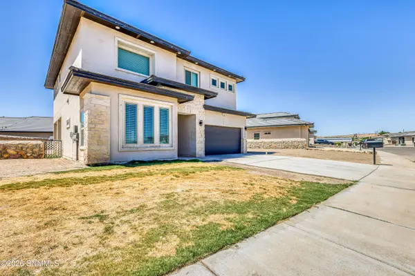 2076 Santa Isabella ST, Sunland Park, NM 88063