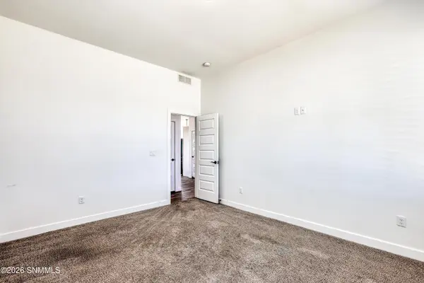 2076 Santa Isabella ST, Sunland Park, NM 88063