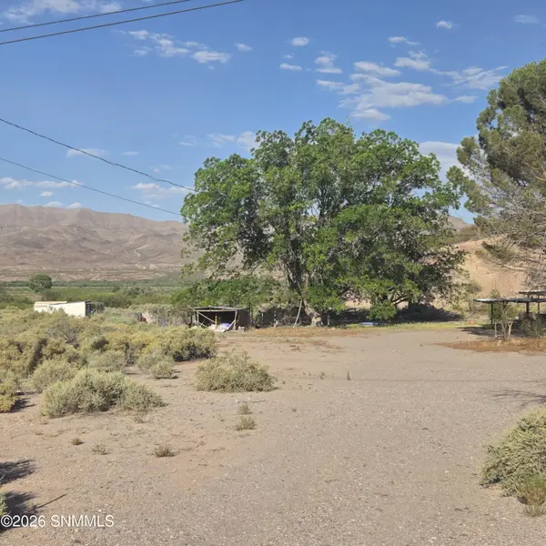 15465 Highway 187, Williamsburg, NM 87942