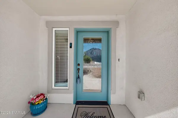 3196 Bluestem ST, Las Cruces, NM 88011