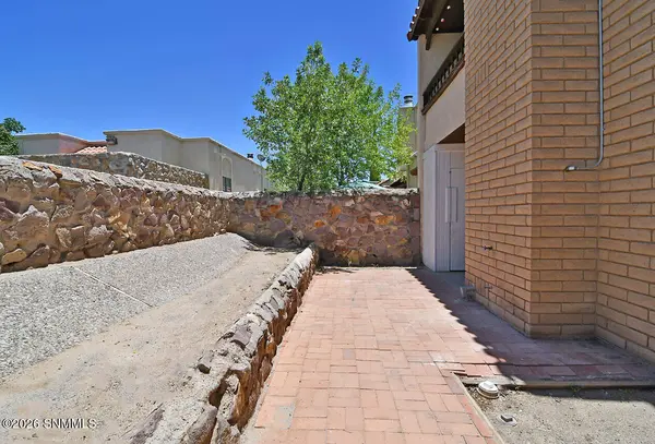 2930 Claude Dove DR #APT 2, Las Cruces, NM 88011