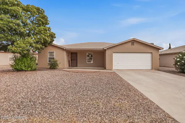 5722 Pecan LN, Las Cruces, NM 88011