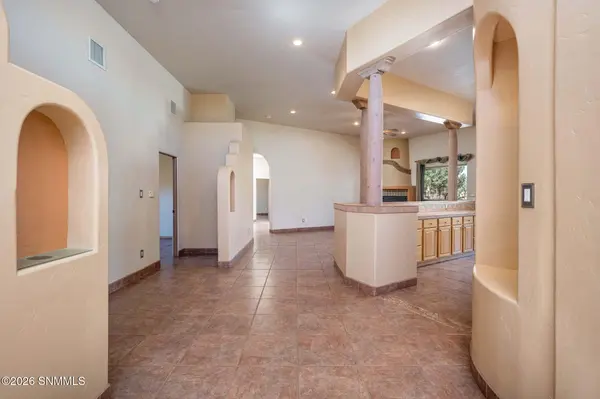 5225 Angel Fire PL, Las Cruces, NM 88011