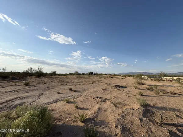 1 Leebarry LN, Las Cruces, NM 88012
