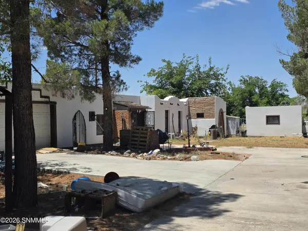 5216 Foster LN, Las Cruces, NM 88007