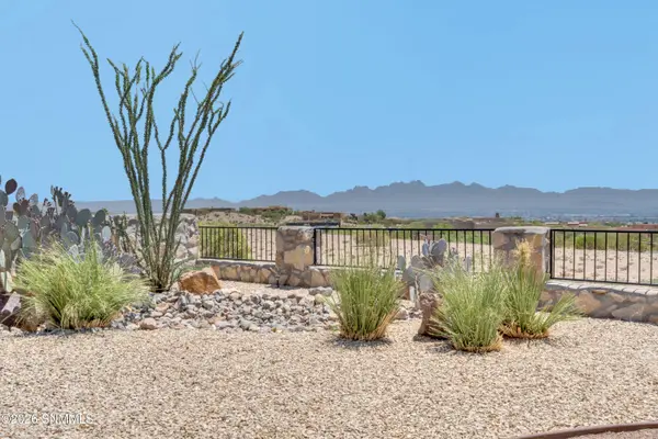 8185 Willow Bloom CIR, Las Cruces, NM 88007