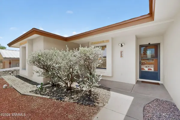 711 Windmill DR, Las Cruces, NM 88011