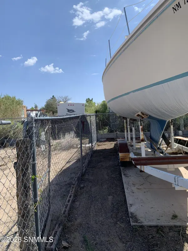 327 Mescal DR, Elephant Butte, NM 87935