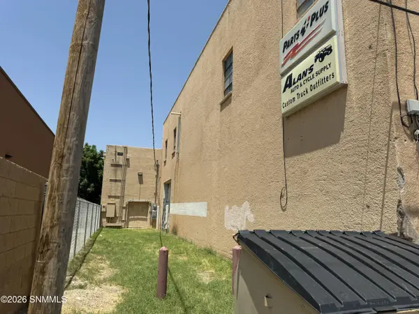 215 W Fox ST, Carlsbad, NM 88220