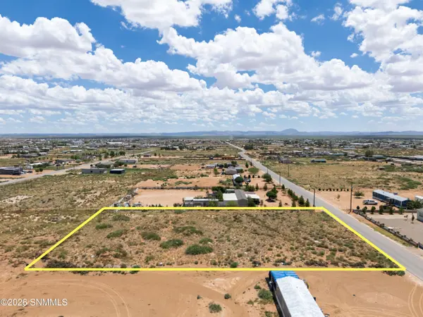 1016 San Carlos DR, Chaparral, NM 88081