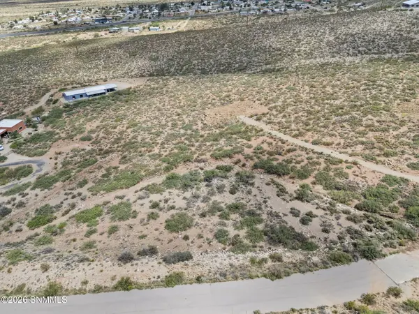 15565 Space Murals LN, Las Cruces, NM 88011