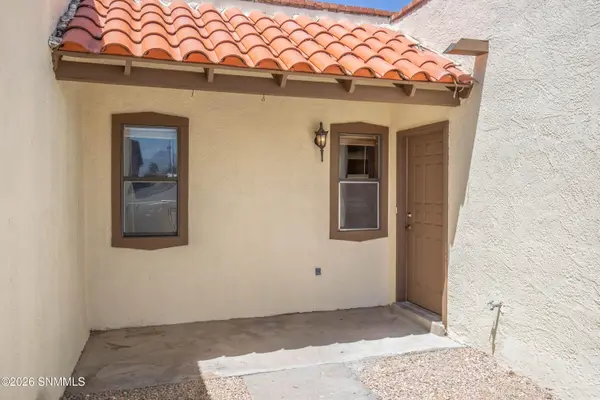 1352 S Esperanza ST, Las Cruces, NM 88001