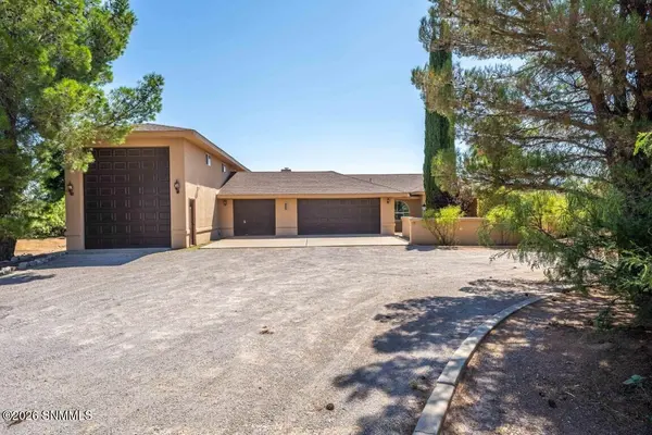 6100 San Augustin DR, Las Cruces, NM 88012