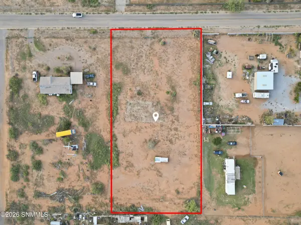 8940 Corona RD, Las Cruces, NM 88012