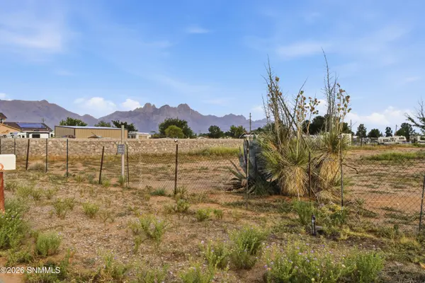 8940 Corona RD, Las Cruces, NM 88012
