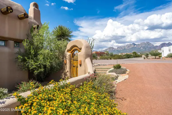 3935 Saguaro CT, Las Cruces, NM 88011