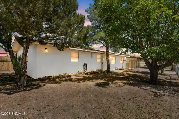 5850 Garcia DR, Dona Ana, NM 88032