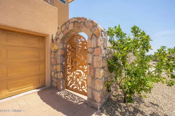3910 Agua De Vida DR, Las Cruces, NM 88012