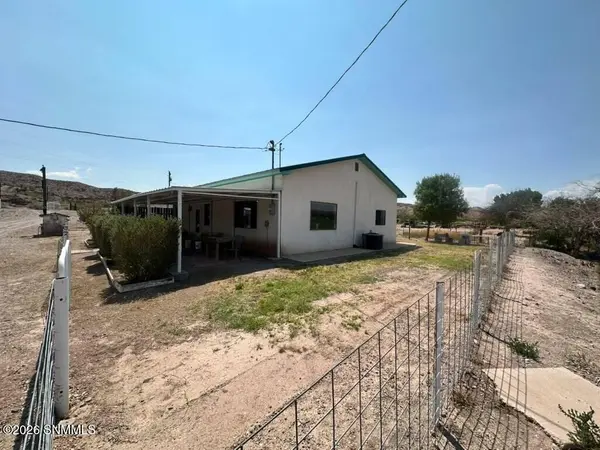 143 Las Palomas Canyon RD, Williamsburg, NM 87942