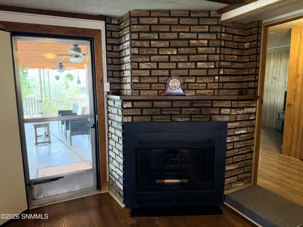 9 Queens LN, Caballo, NM 87931