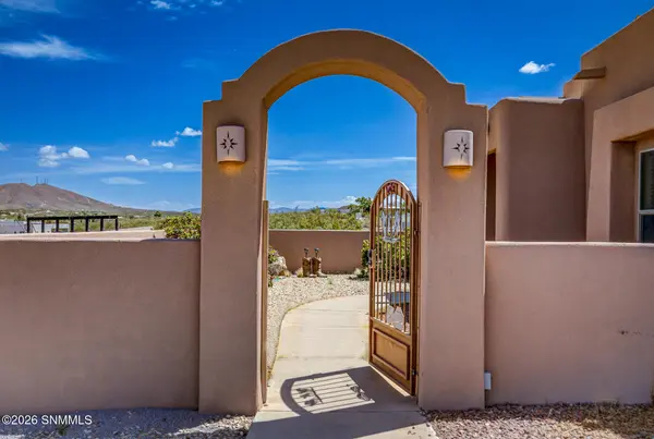 2028 Sandhill RD, Las Cruces, NM 88012