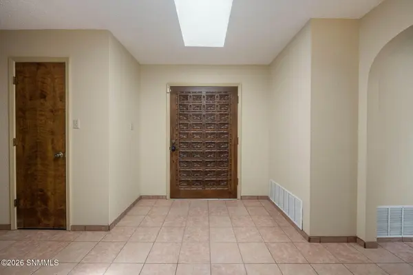 1716 Pomona DR, Las Cruces, NM 88011