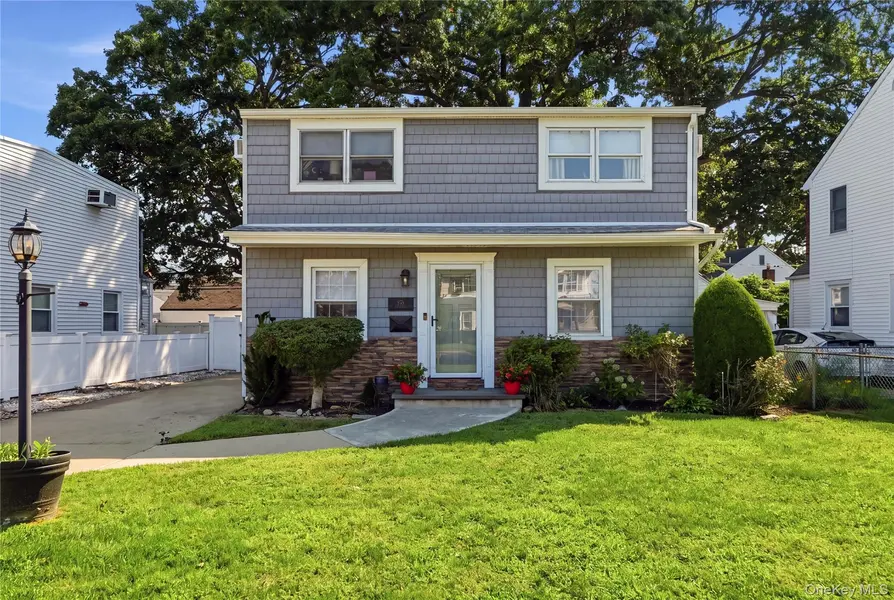 205 Stuart RD, Valley Stream, NY 11581