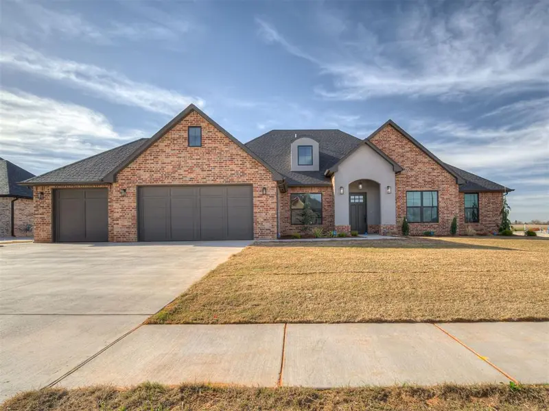 2218 W Cole DR, Mustang, OK 73064