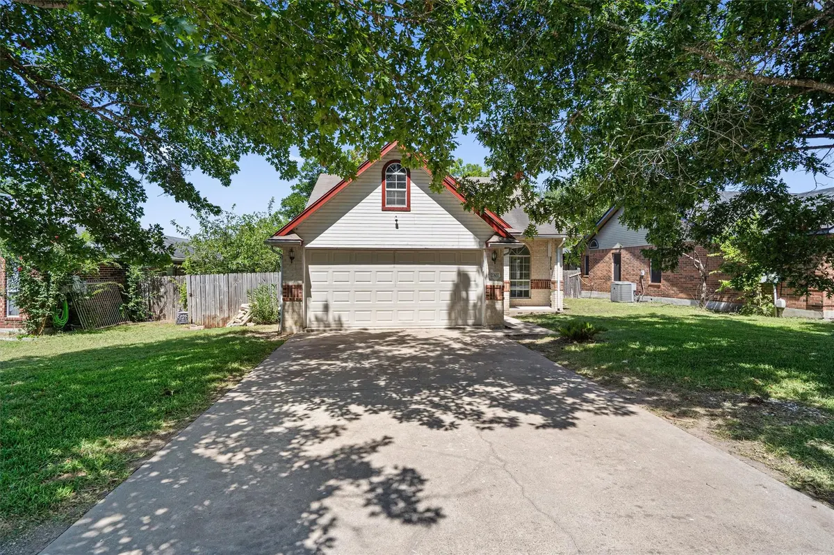 2307 Davis ST, Taylor, TX 76574