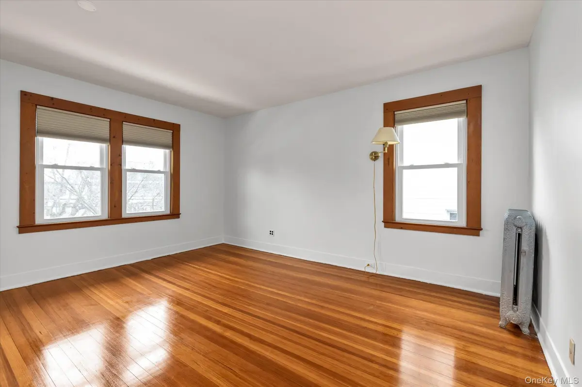 23 Thompson PL #2, Lynbrook, NY 11563