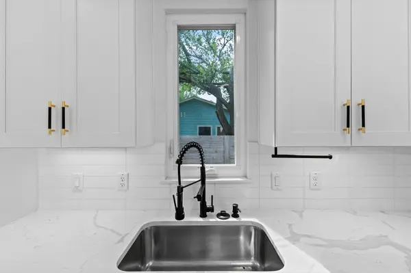 5305 Ledesma unit 4 Ledesma RD #4, Austin, TX 78721