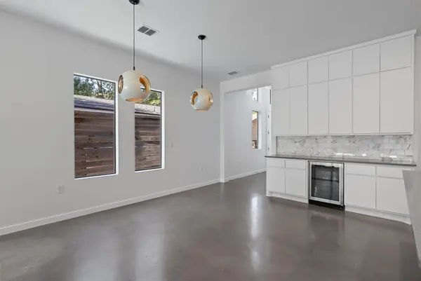 1107 Taulbee LN #B, Austin, TX 78757