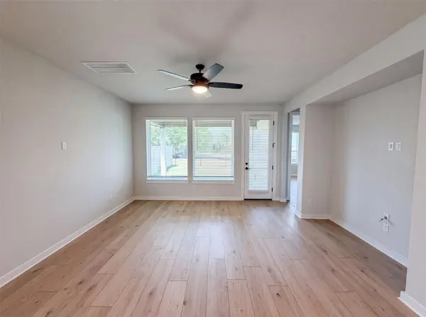 125 High Valley DR, Liberty Hill, TX 78642