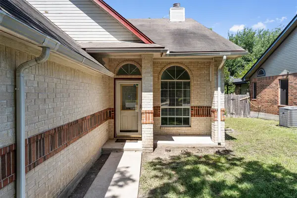 2307 Davis ST, Taylor, TX 76574
