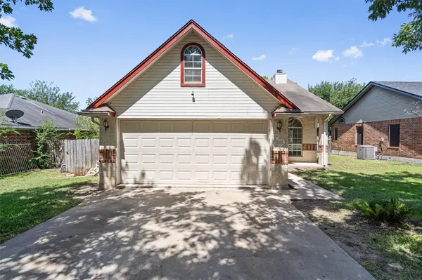 2307 Davis ST, Taylor, TX 76574