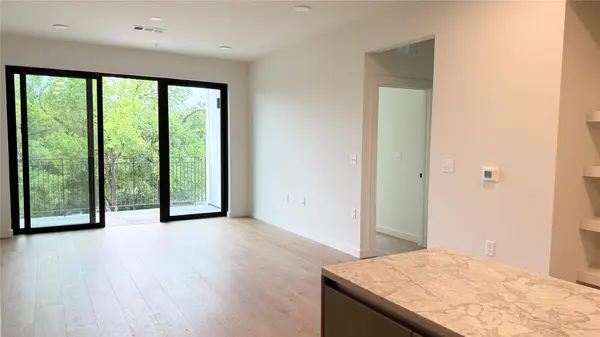 2209 S 1st ST #322, Austin, TX 78704