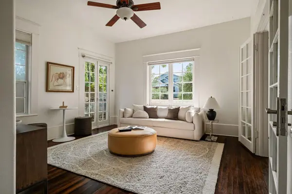 1105 Travis Heights BLVD, Austin, TX 78704