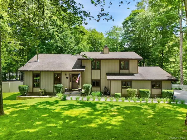 90 Timberlane CT, Yorktown Heights, NY 10598
