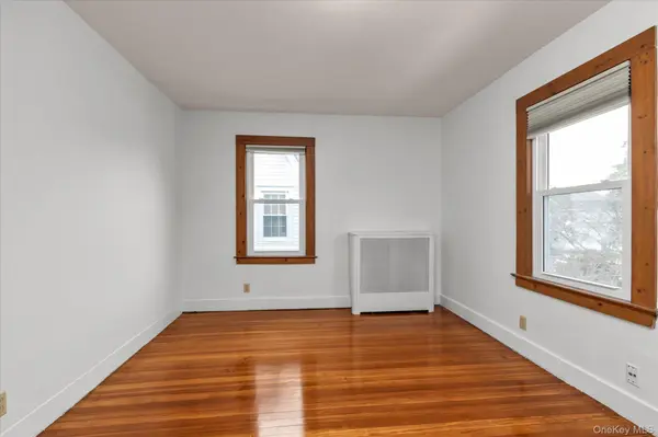 23 Thompson PL #2, Lynbrook, NY 11563