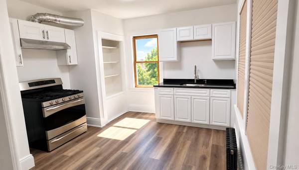 23 Thompson PL #2, Lynbrook, NY 11563