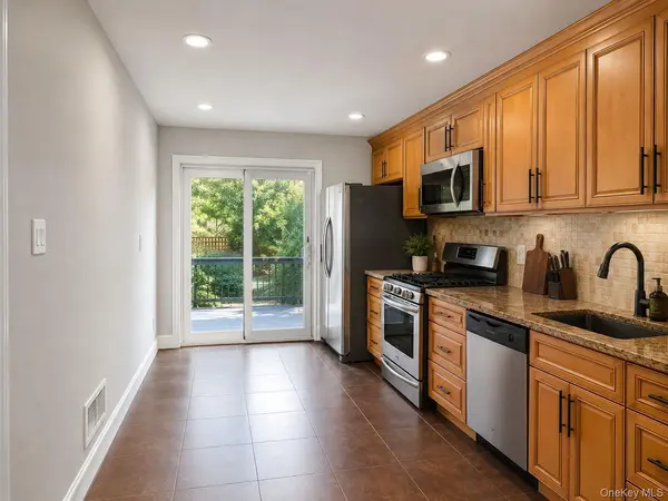 6408 Metropolitan AVE, Flushing, NY 11379