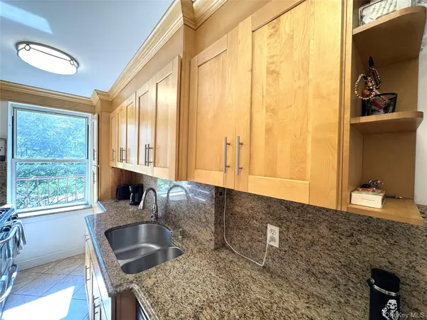 141-02 78th RD #3K, Flushing, NY 11367